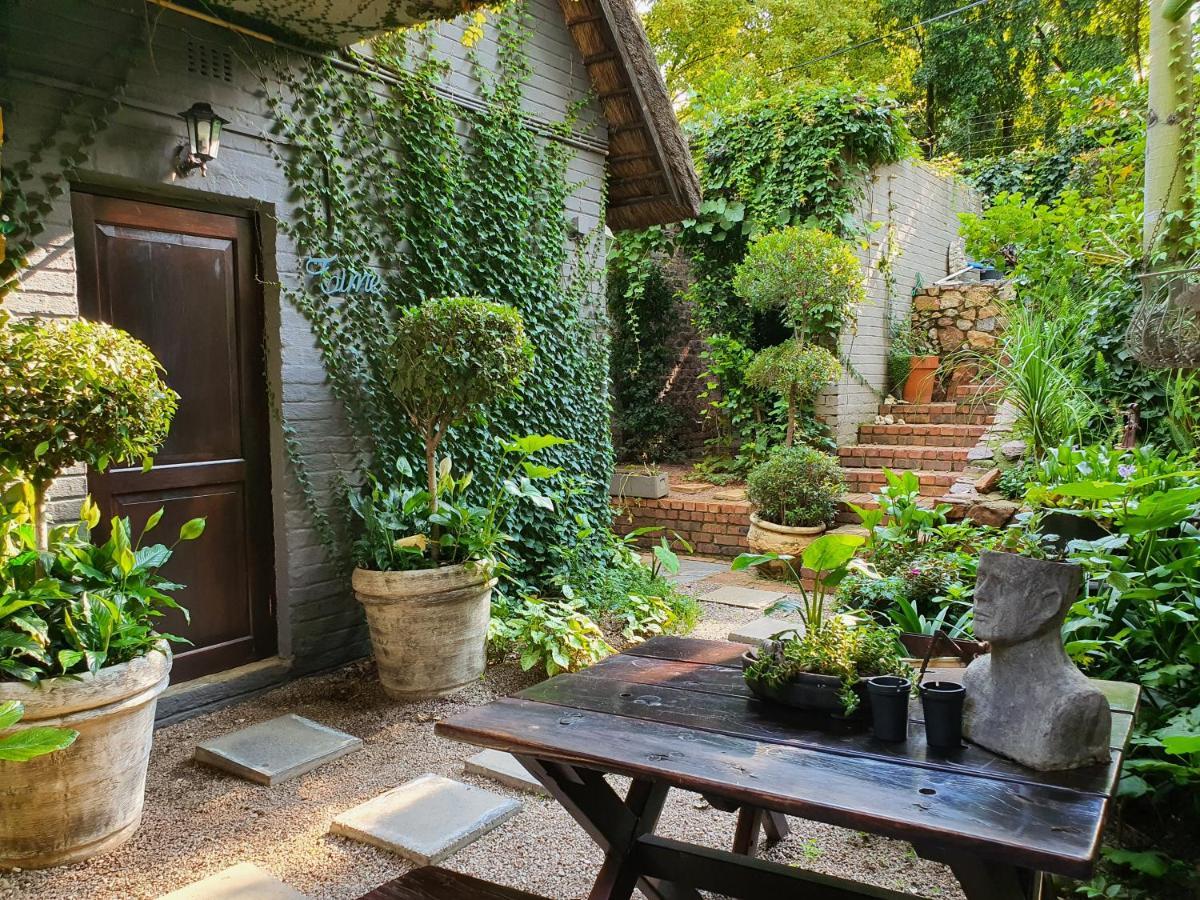 Waterhouse Guest Lodge In Waterkloof Pretoria-Noord Eksteriør billede