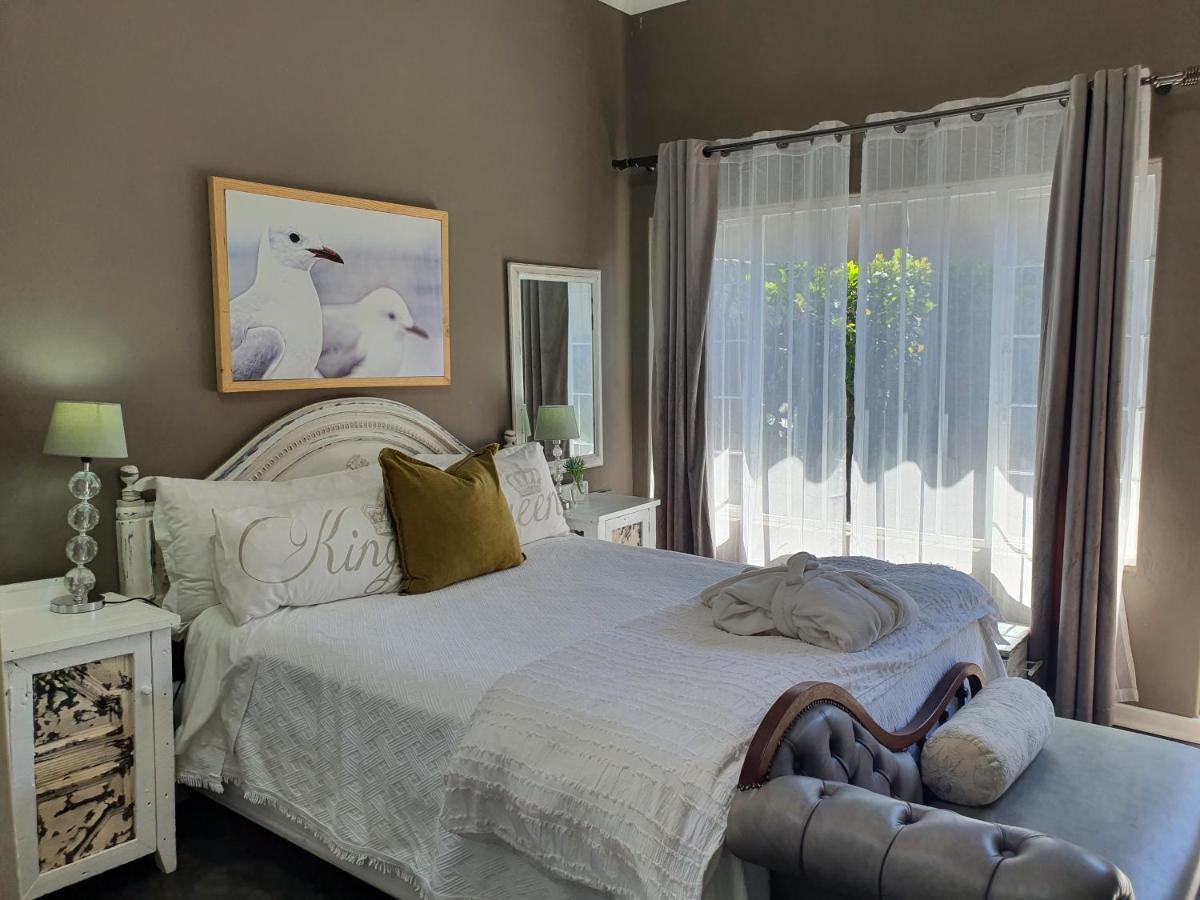 Waterhouse Guest Lodge In Waterkloof Pretoria-Noord Eksteriør billede