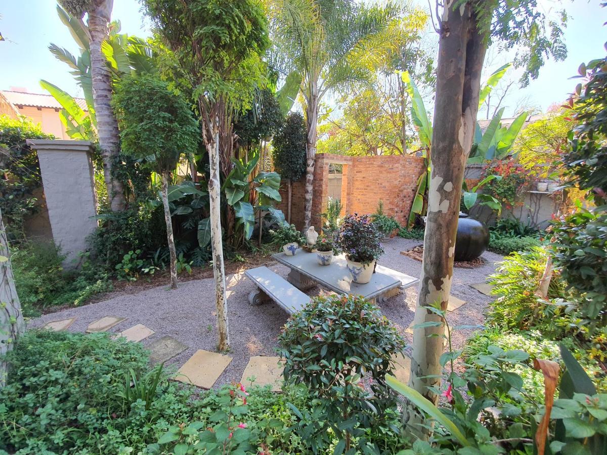 Waterhouse Guest Lodge In Waterkloof Pretoria-Noord Eksteriør billede