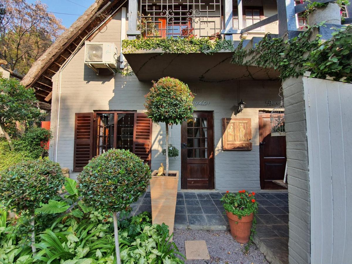 Waterhouse Guest Lodge In Waterkloof Pretoria-Noord Eksteriør billede