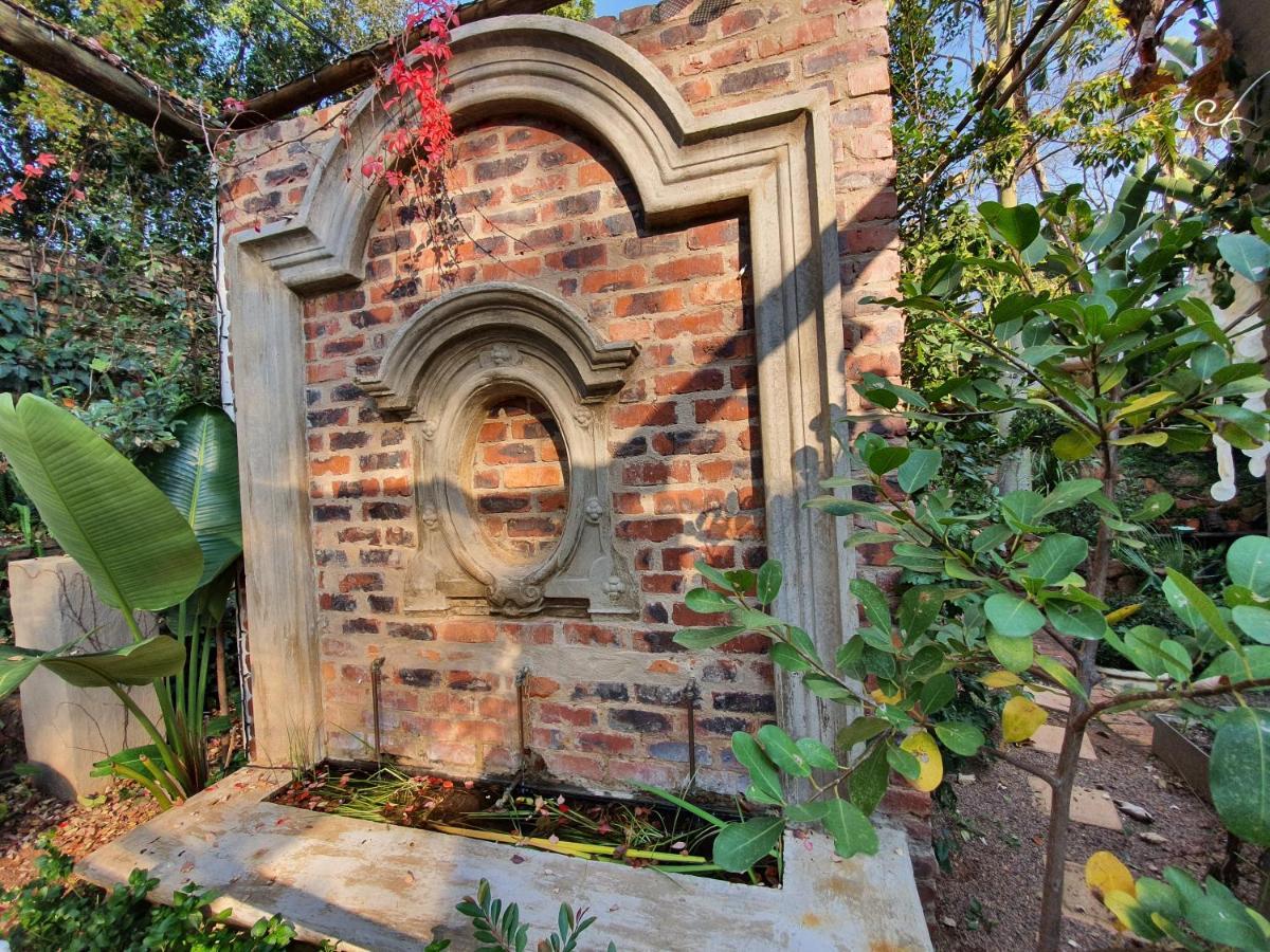 Waterhouse Guest Lodge In Waterkloof Pretoria-Noord Eksteriør billede